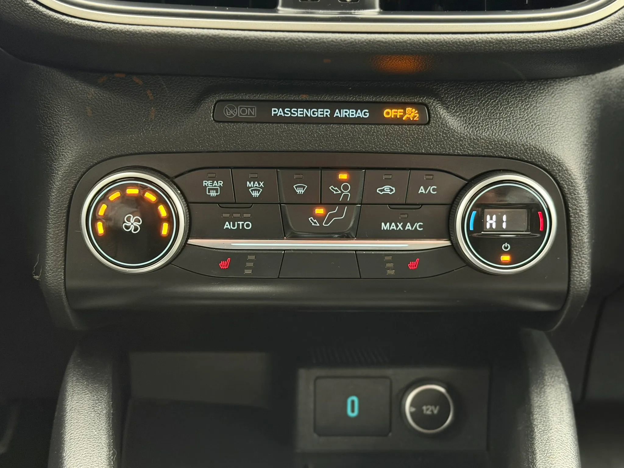 Used 2020 Ford Escape SE image 29