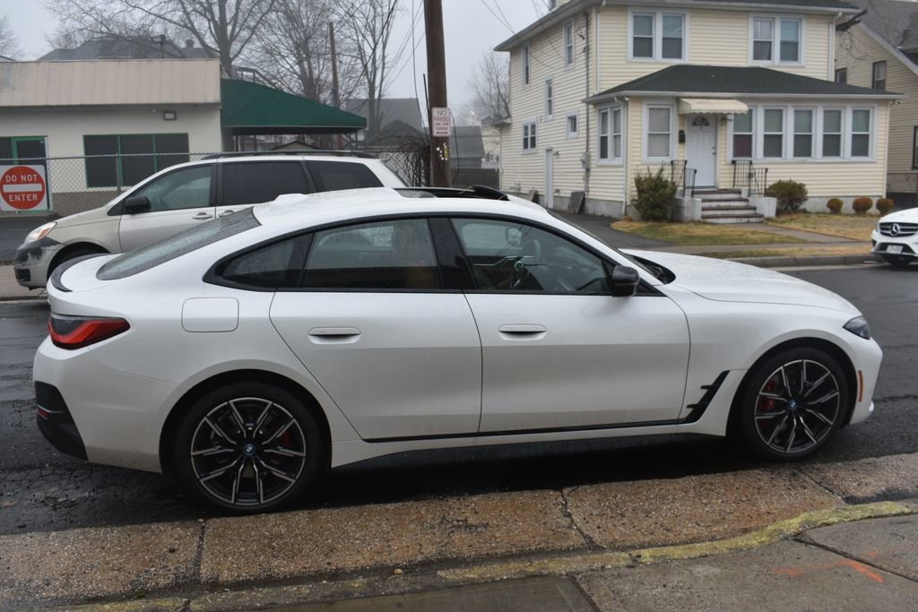 Used 2023 BMW i4 eDrive40 w/ M Sport Package image 5