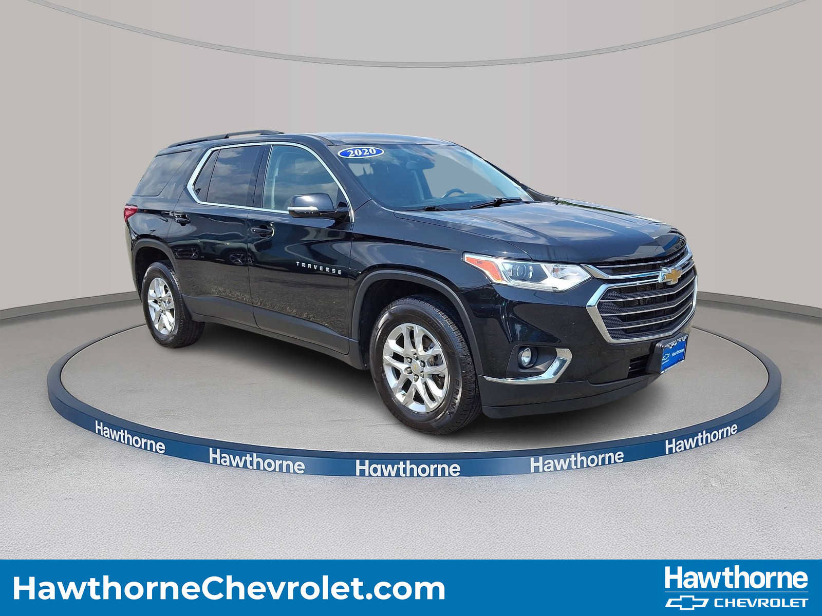 Used 2020 Chevrolet Traverse LT w/ Driver Confidence II Package AWD/4WD image 1