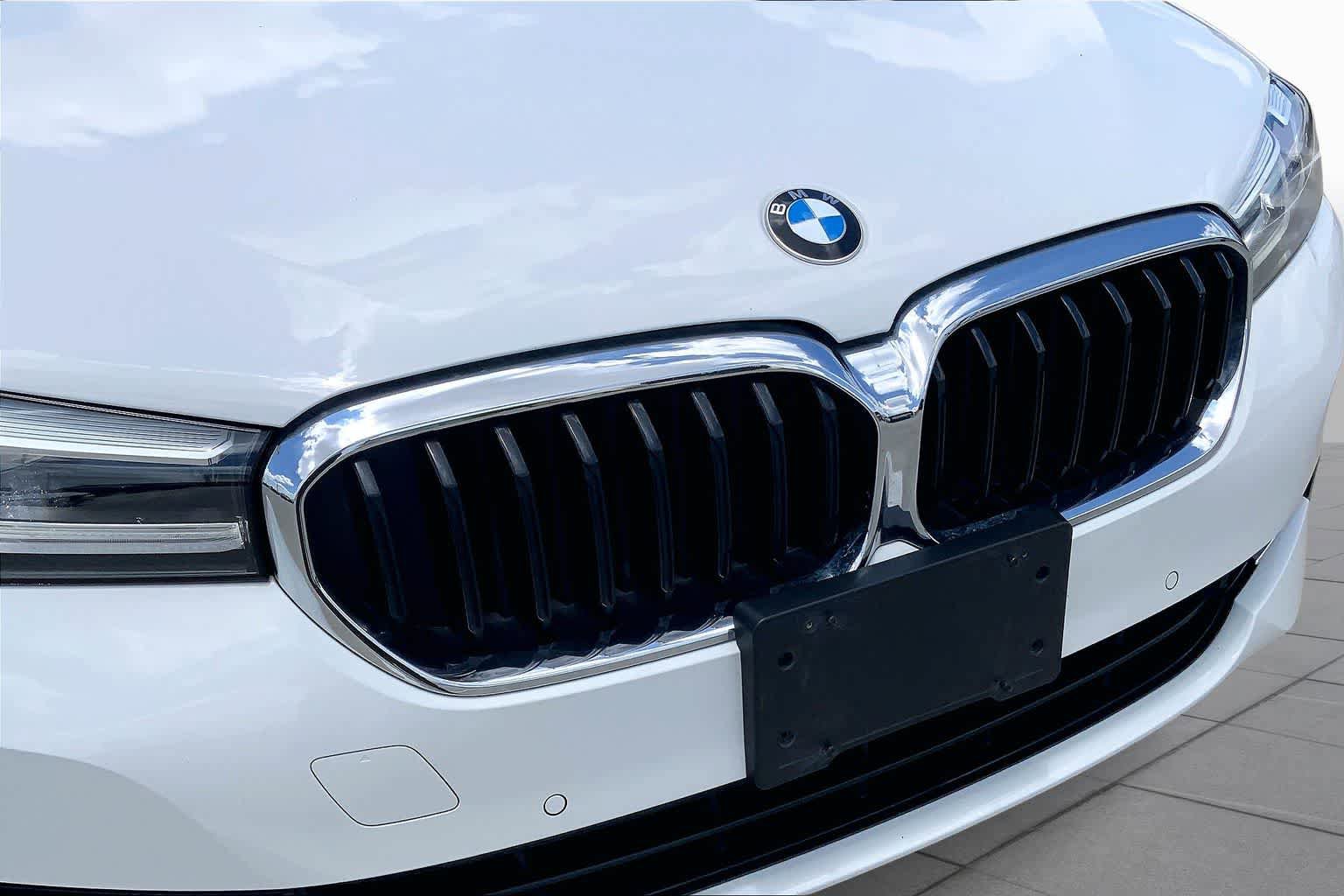 Used 2023 BMW 530i w/ Premium Package RWD image 29