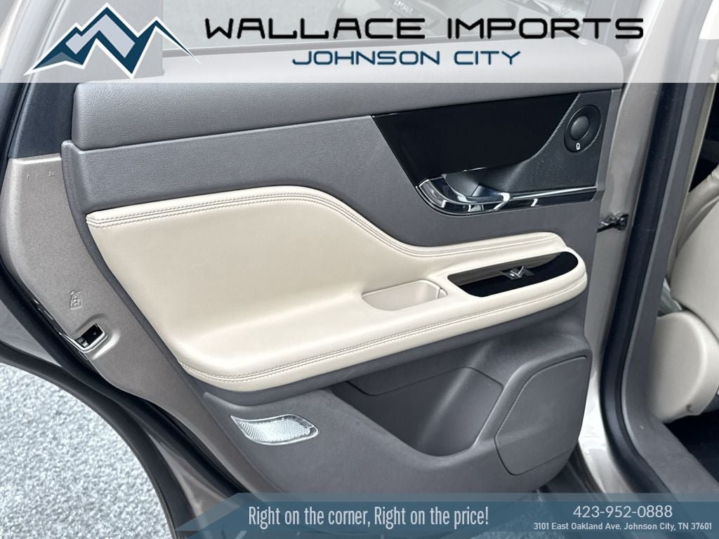Used 2021 Lincoln Corsair Reserve w/ Elements Package AWD/4WD image 34