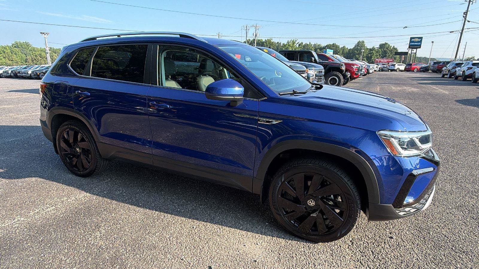 Used 2024 Volkswagen Taos SEL AWD/4WD image 6