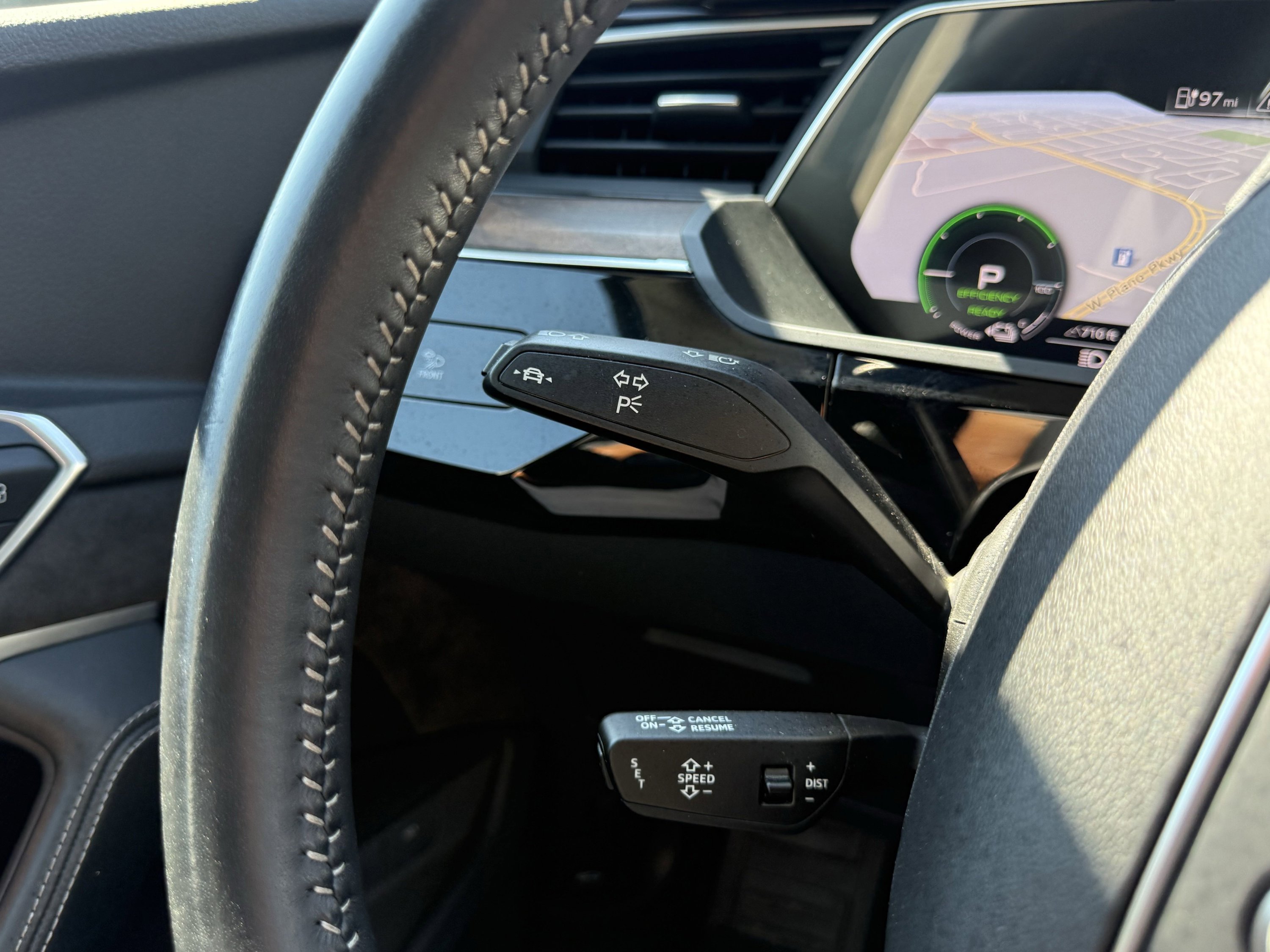 Used 2019 Audi e-tron Prestige w/ Prestige Package image 75