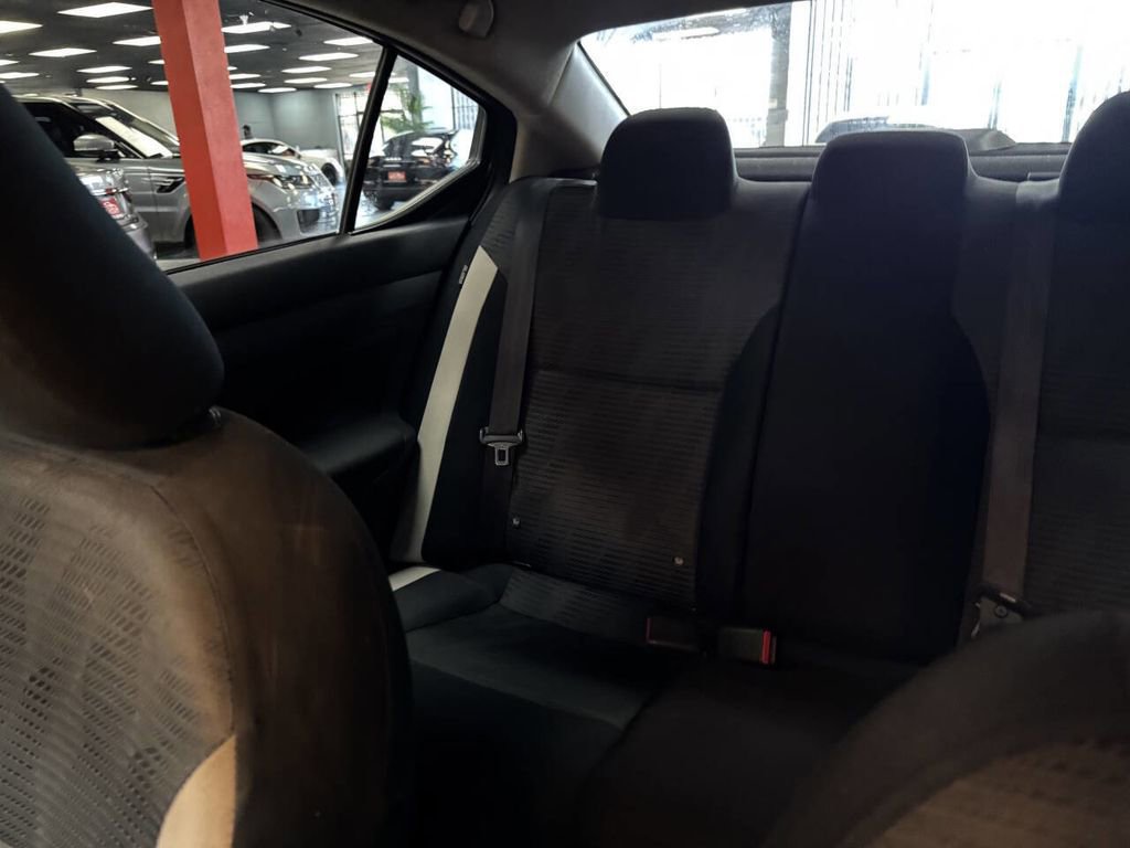 Used 2021 Nissan Versa SV image 33