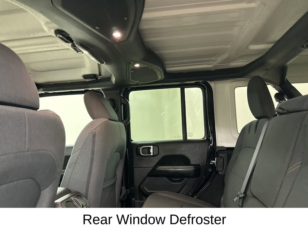 Used 2025 Jeep Wrangler Unlimited Sahara image 27