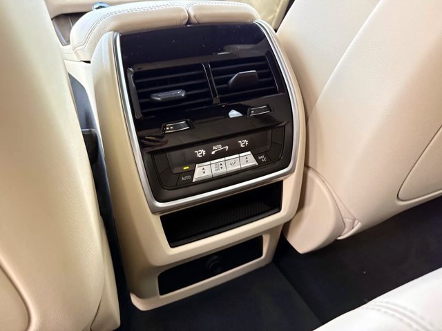 Used 2021 BMW X5 xDrive40i AWD/4WD image 16