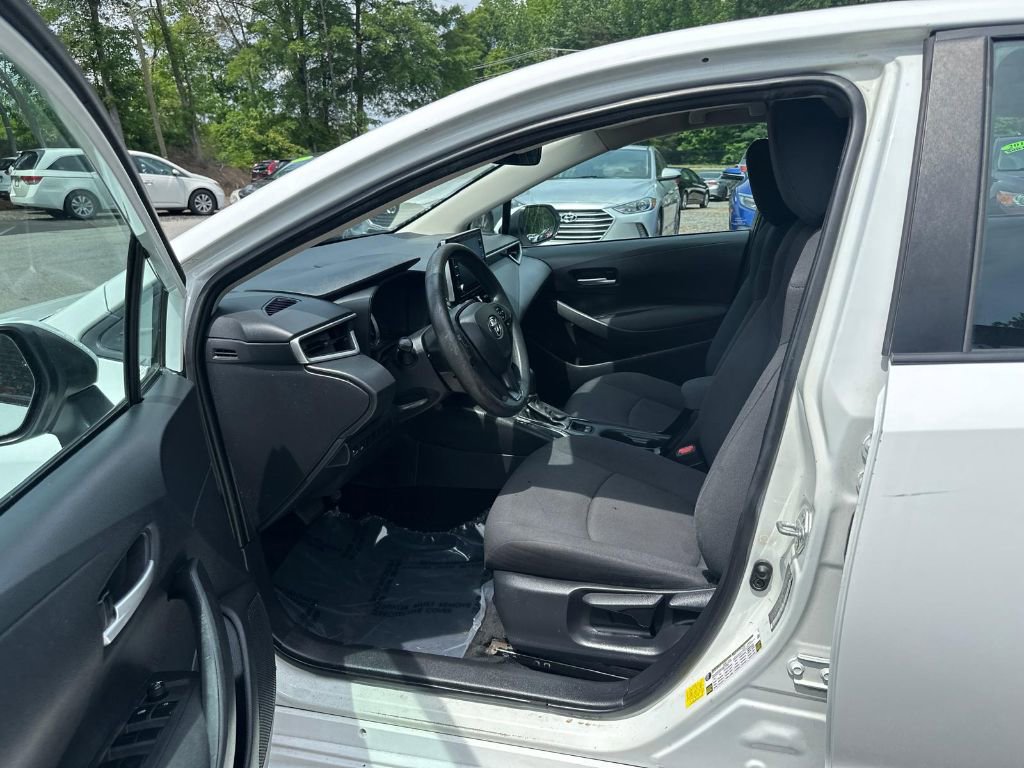 Used 2021 Toyota Corolla LE image 9
