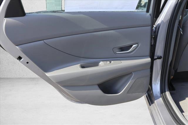 New 2025 Hyundai Elantra SEL image 23
