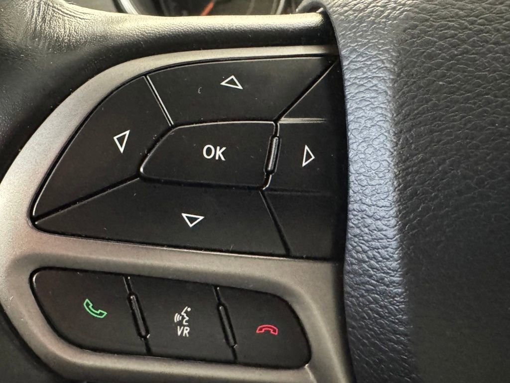 Used 2021 Jeep Cherokee Latitude Lux image 17