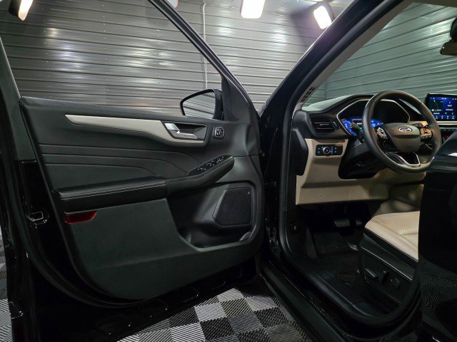 Used 2022 Ford Escape SEL w/ Technology Package image 35