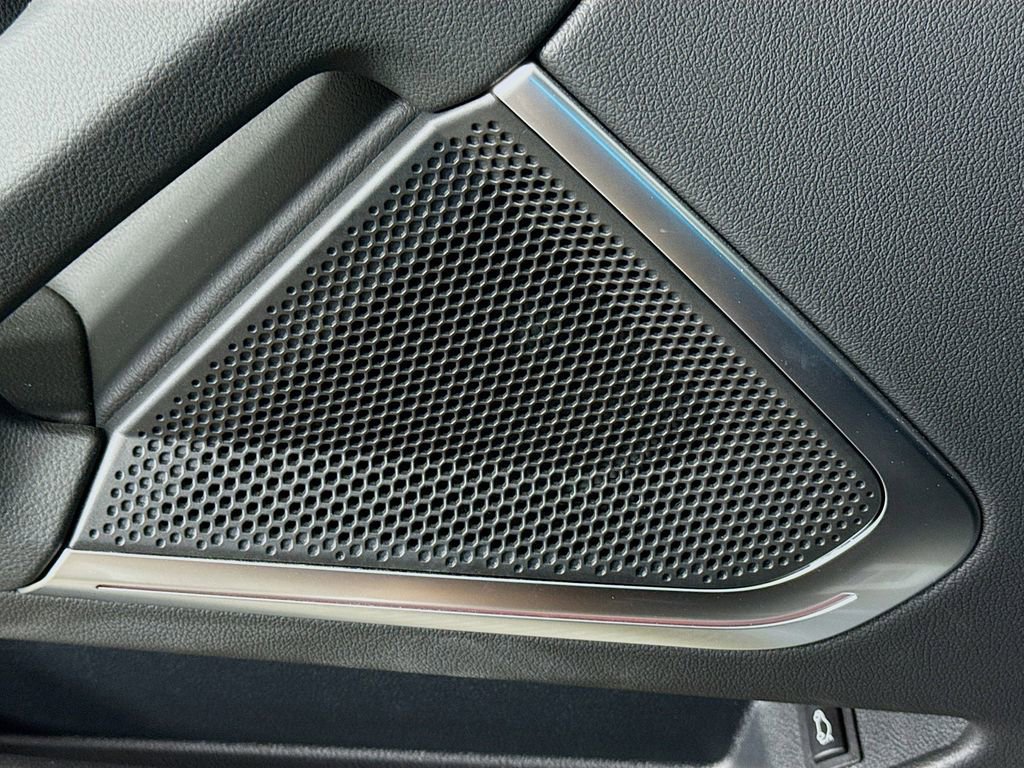 Used 2025 BMW Z4 sDrive30i w/ Shadowloine Package image 18