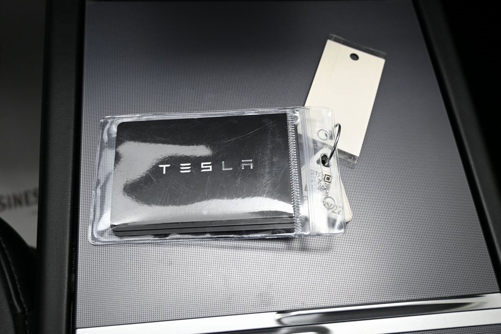 Used 2025 Tesla Model 3 Long Range image 16