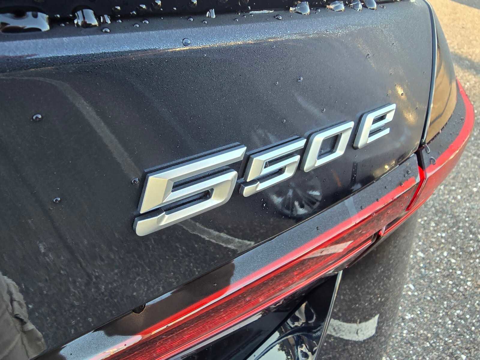 New 2026 BMW 550e xDrive image 4