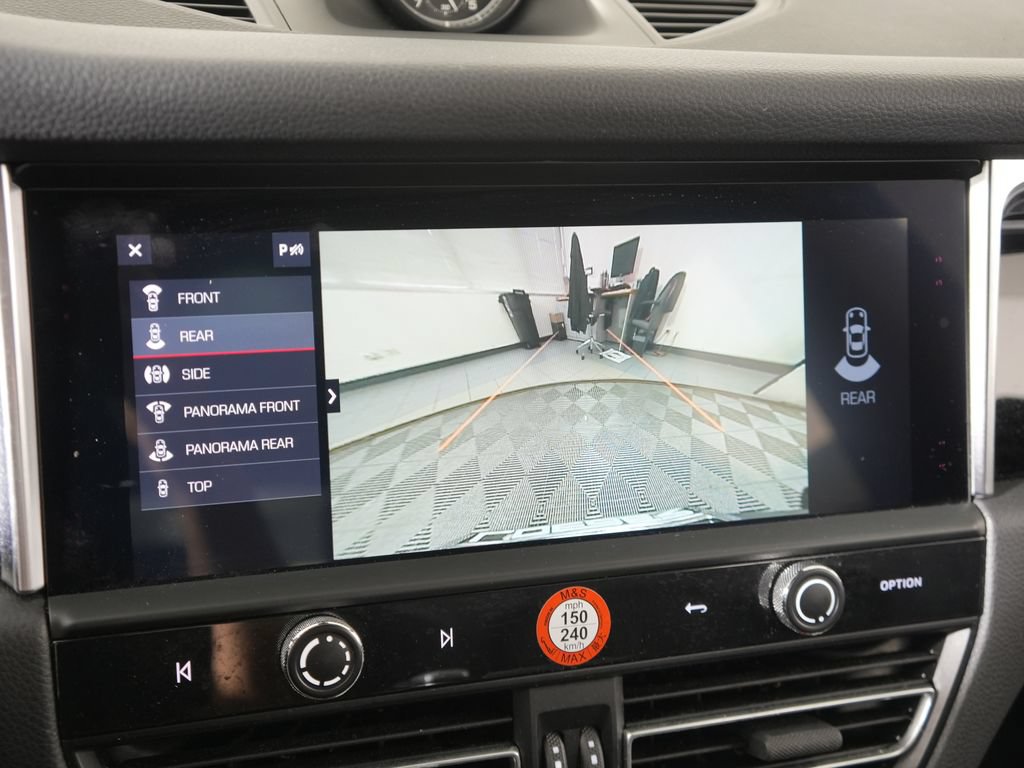 Certified 2023 Porsche Macan Turbo AWD/4WD image 29