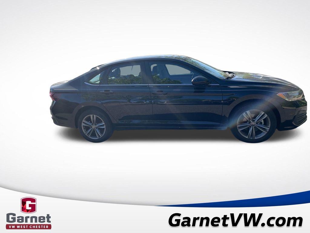 Used 2023 Volkswagen Jetta SE FWD image 6