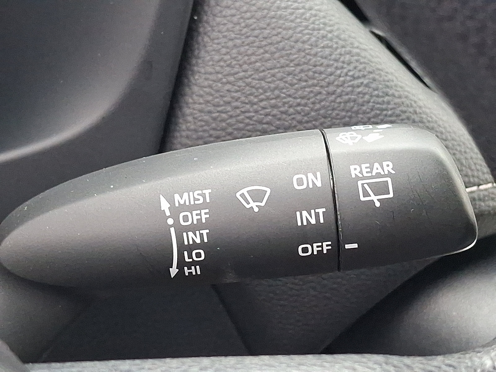 Certified 2025 Toyota RAV4 LE AWD/4WD image 27