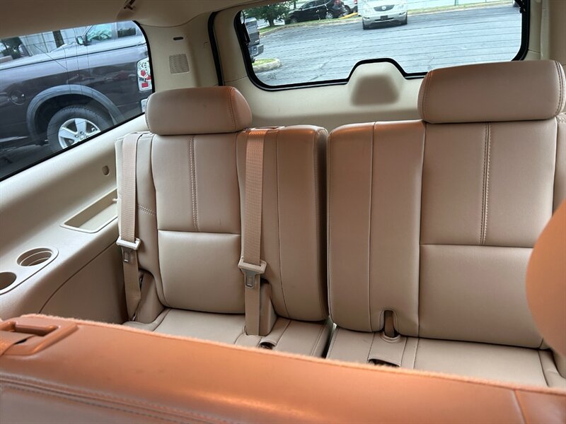 Used 2007 GMC Yukon XL Denali AWD/4WD image 12