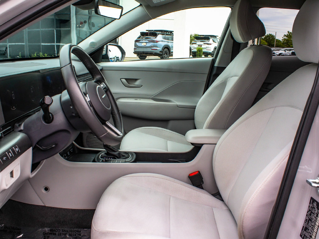Used 2025 Hyundai Kona SEL AWD/4WD image 30