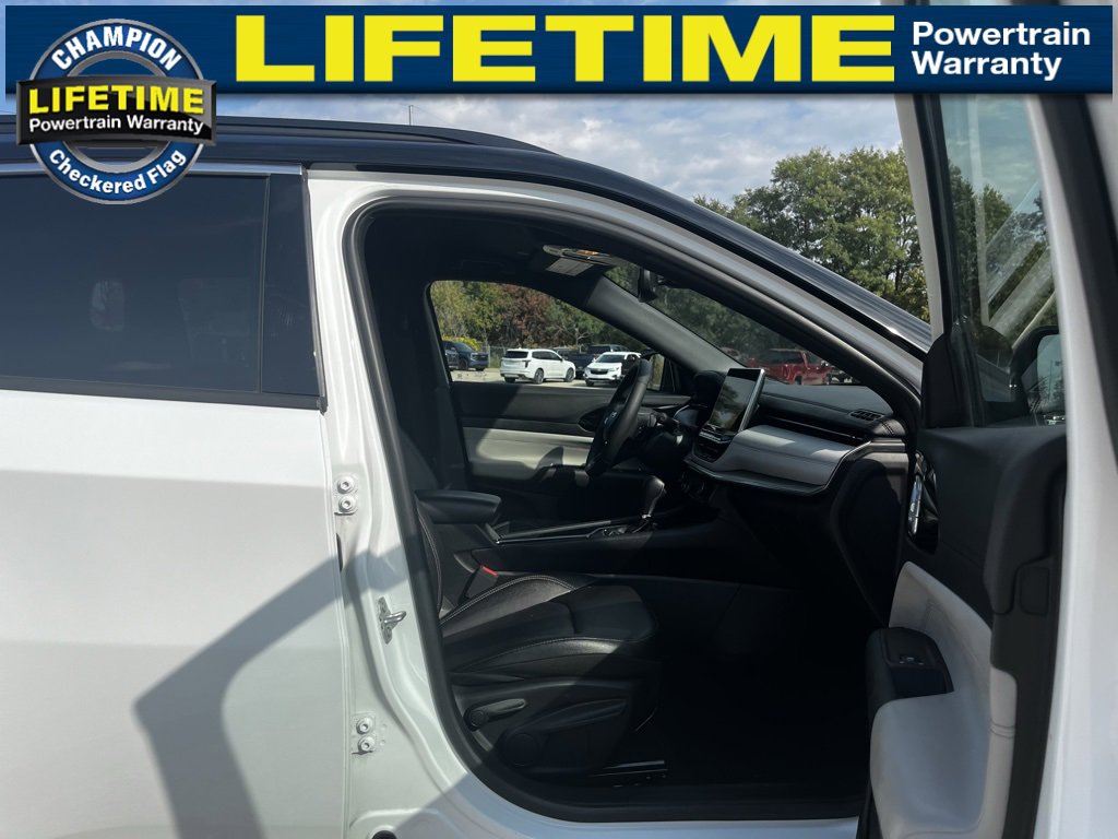 Used 2025 Jeep Compass Limited image 35