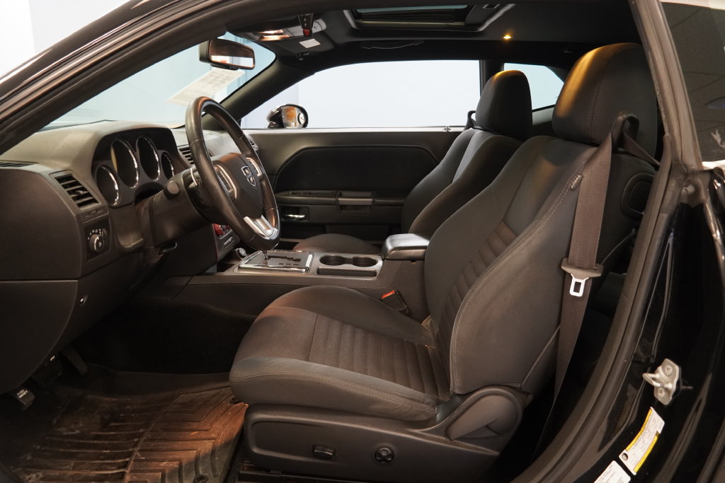 Used 2014 Dodge Challenger R/T w/ Blacktop Package RWD image 6
