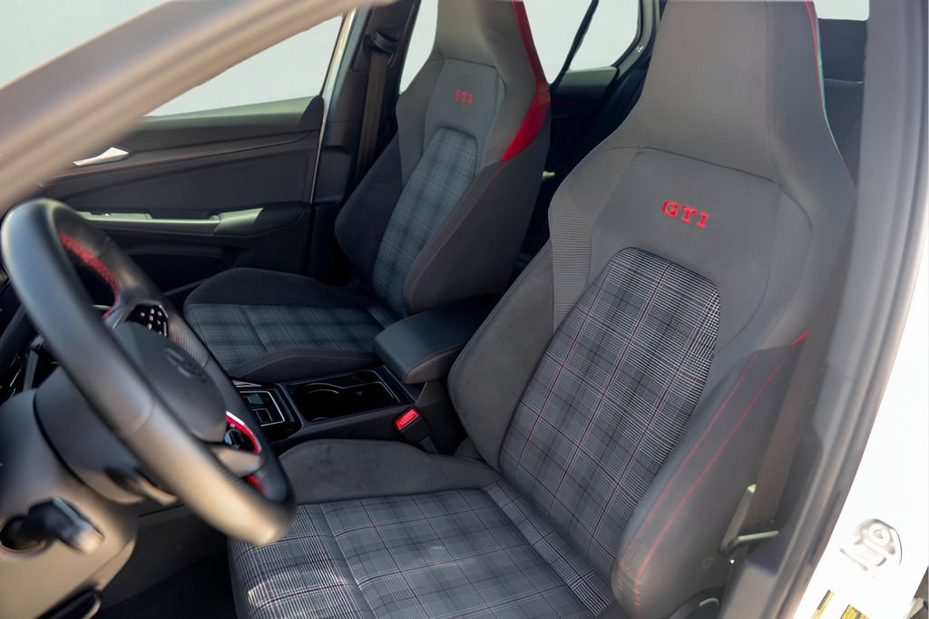 Used 2023 Volkswagen GTI 40th Anniversary Edition FWD image 10