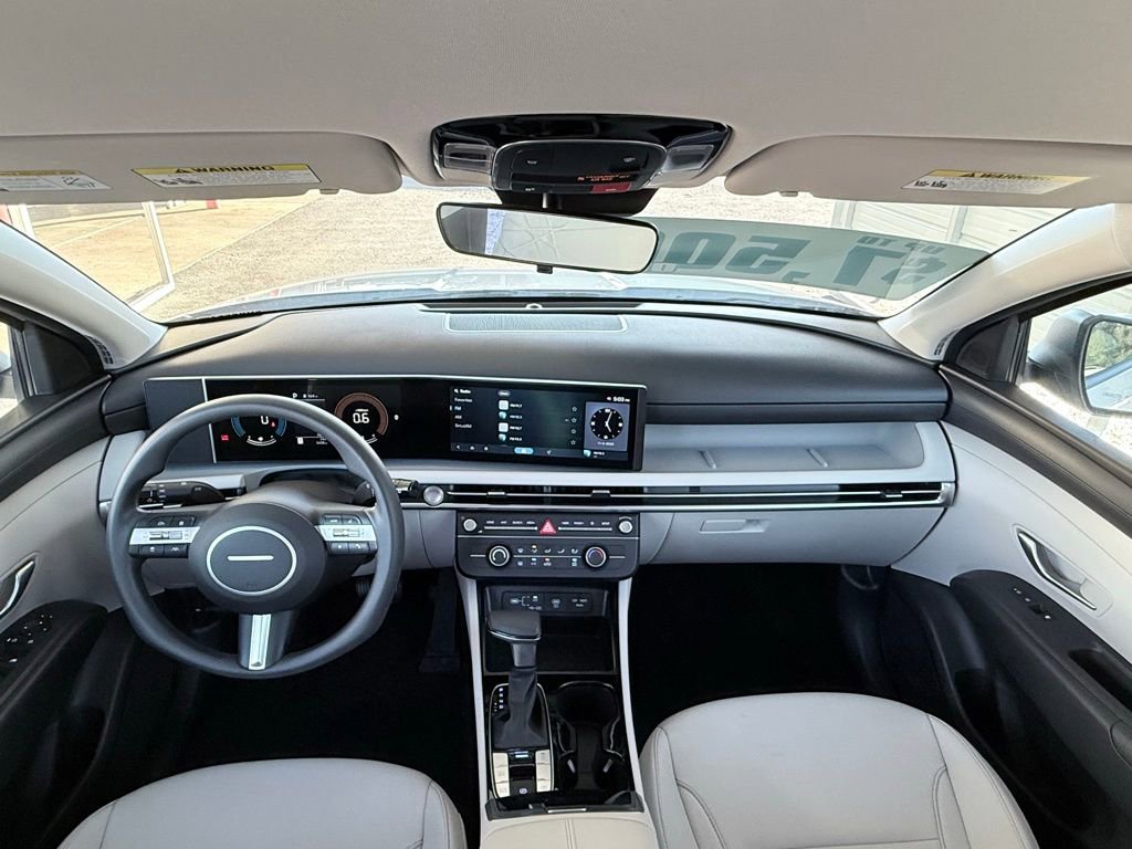 Used 2025 Hyundai Tucson SE image 28