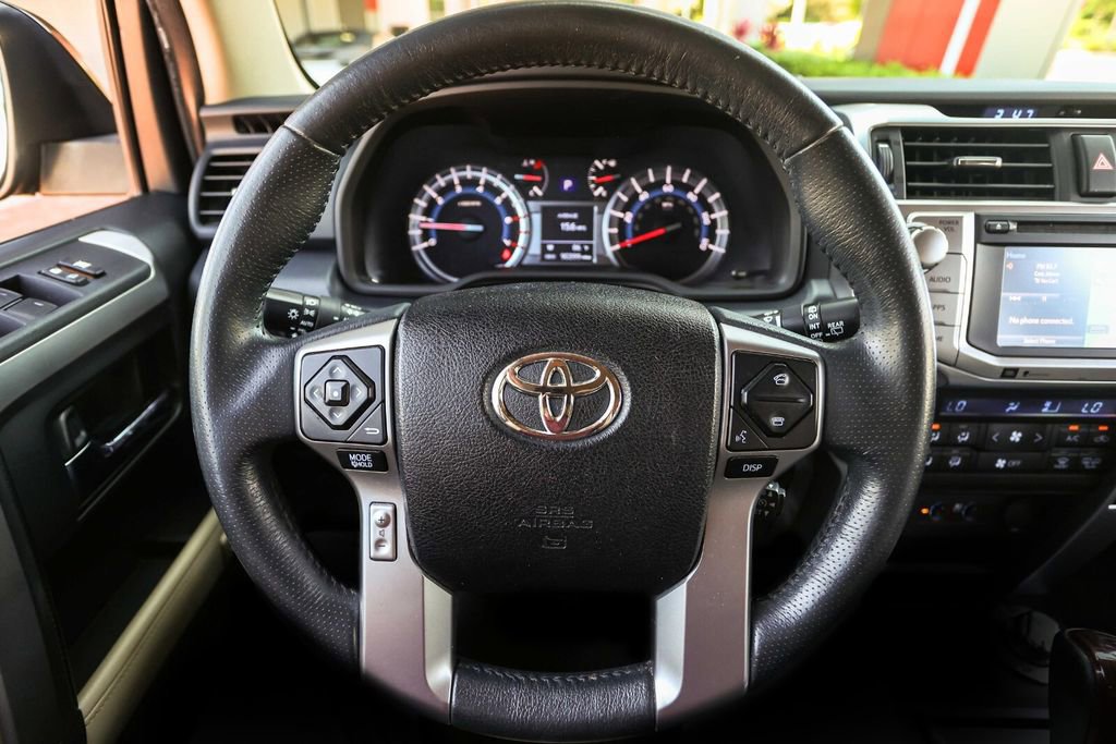 Used 2018 Toyota 4Runner Limited AWD/4WD image 31