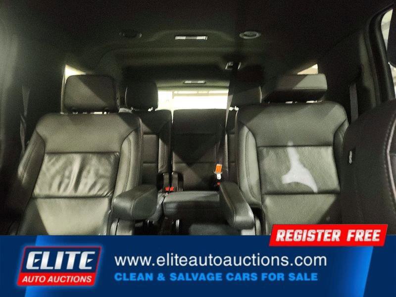 Used 2021 Chevrolet Suburban LT image 20