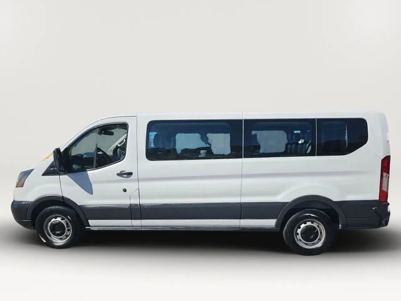 Used 2017 Ford Transit 350 XL image 4