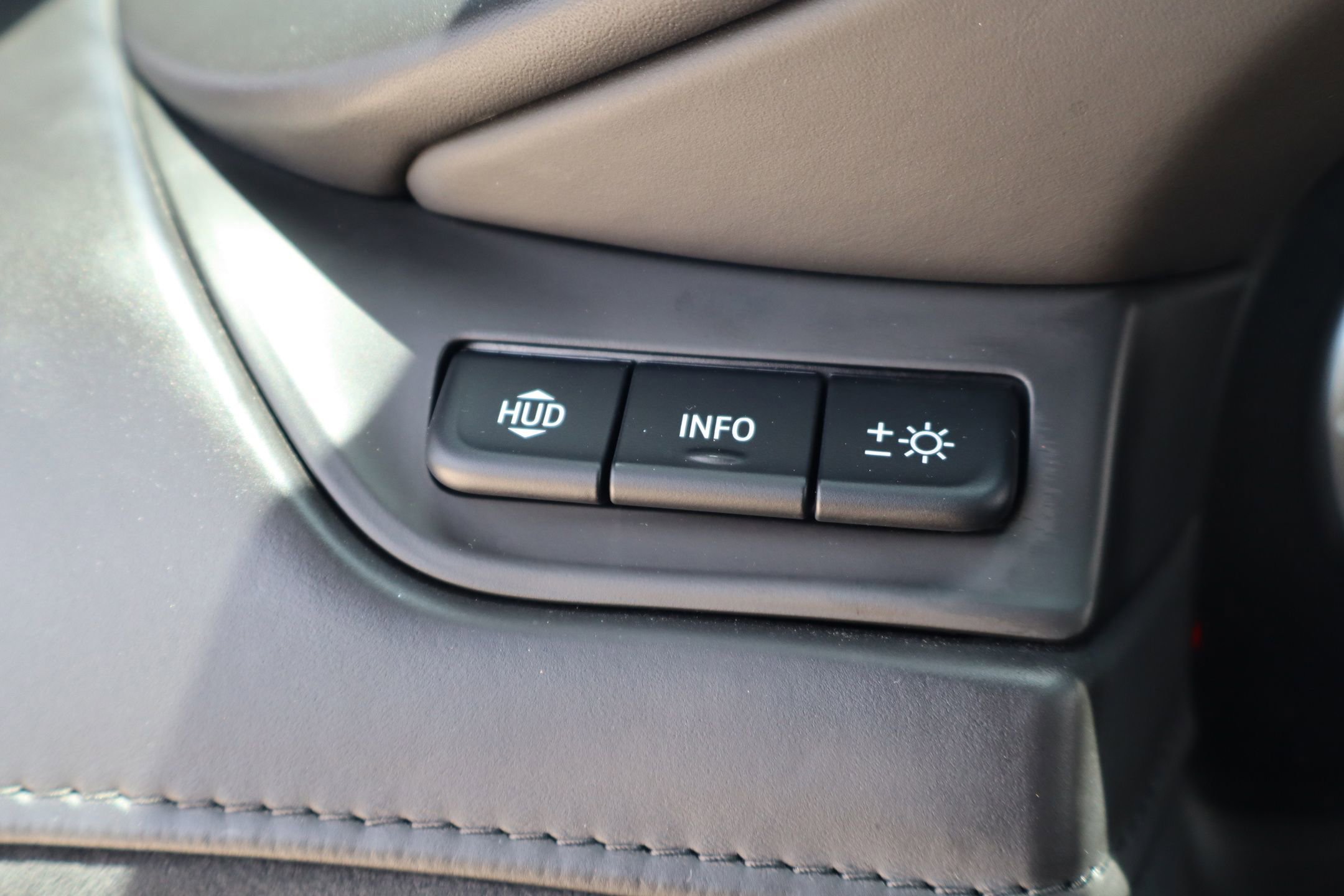 Used 2020 Cadillac Escalade ESV Platinum AWD/4WD image 15