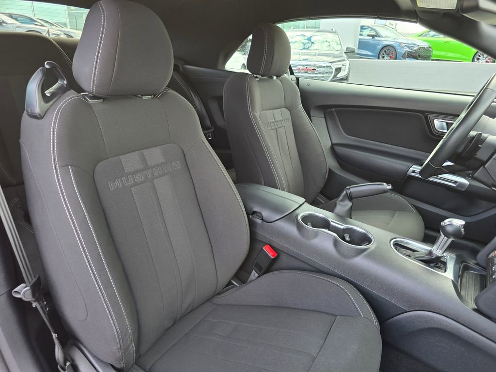 Used 2020 Ford Mustang Convertible image 12