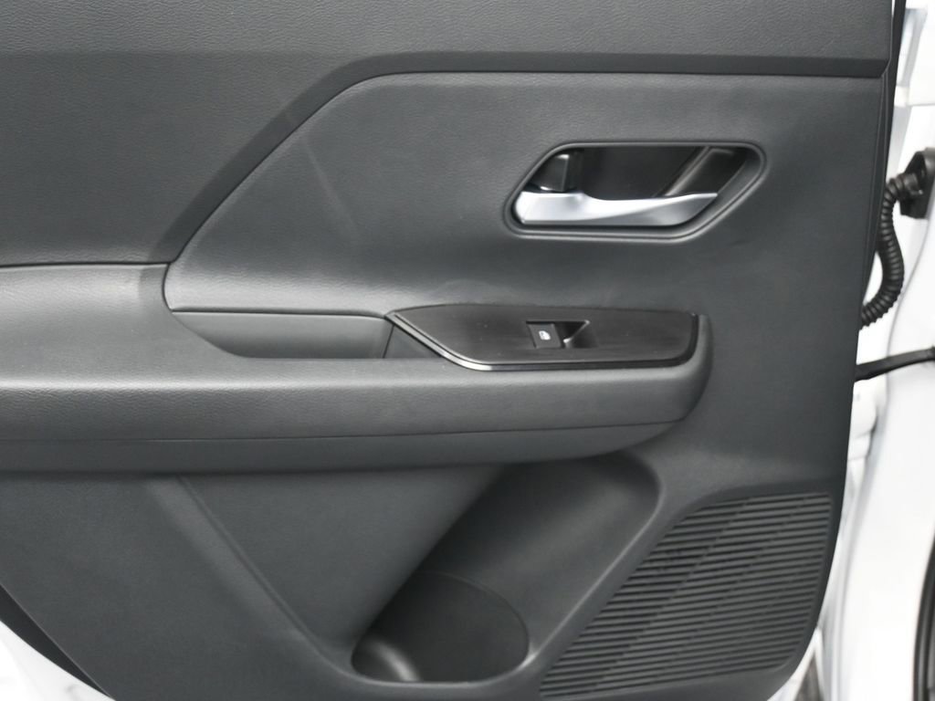 New 2026 Nissan Kicks SV w/ Cold Weather Package AWD/4WD image 7