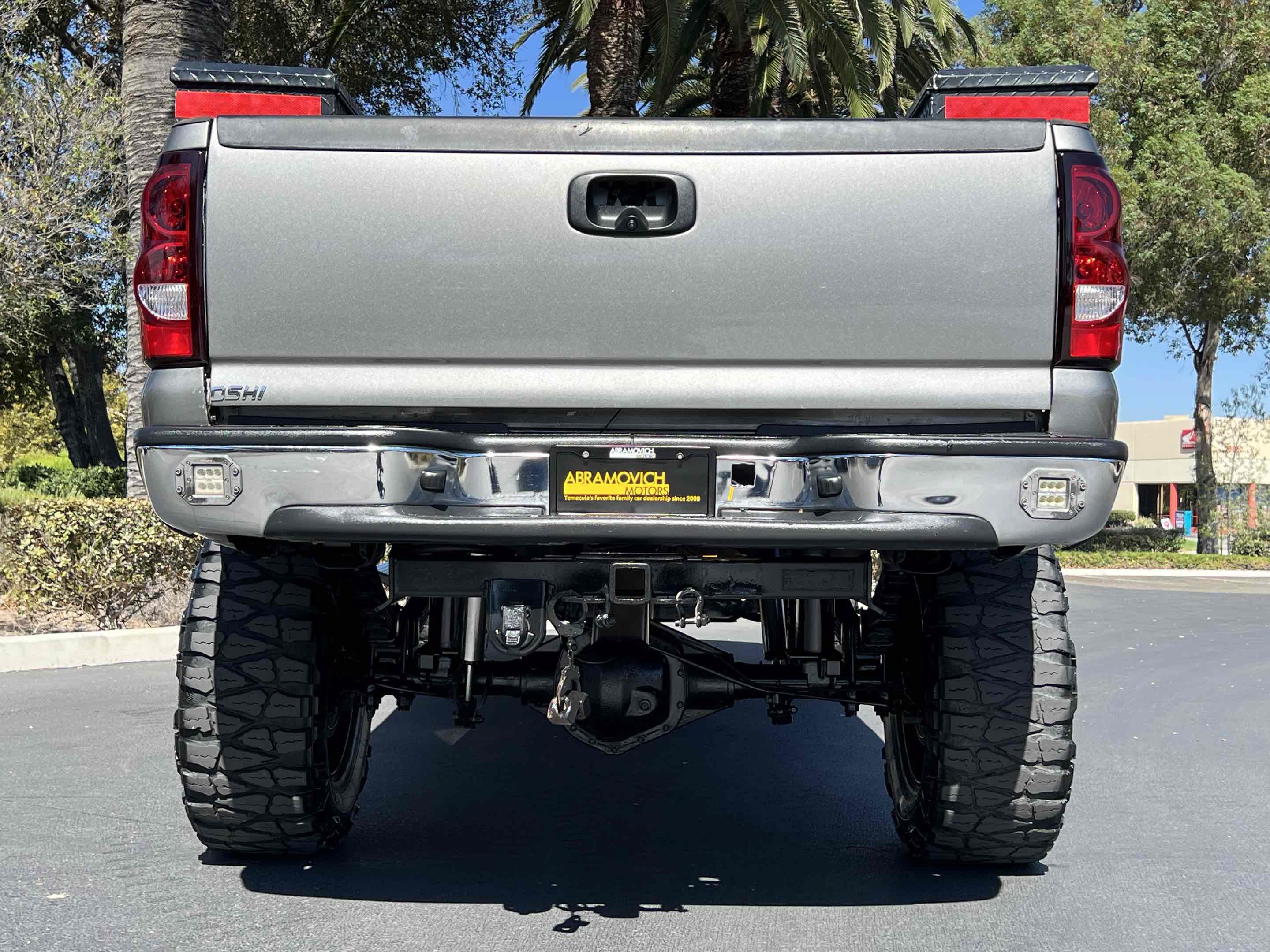 Used 2006 Chevrolet Silverado 3500 LT w/ Heavy-Duty Power Package AWD/4WD image 10