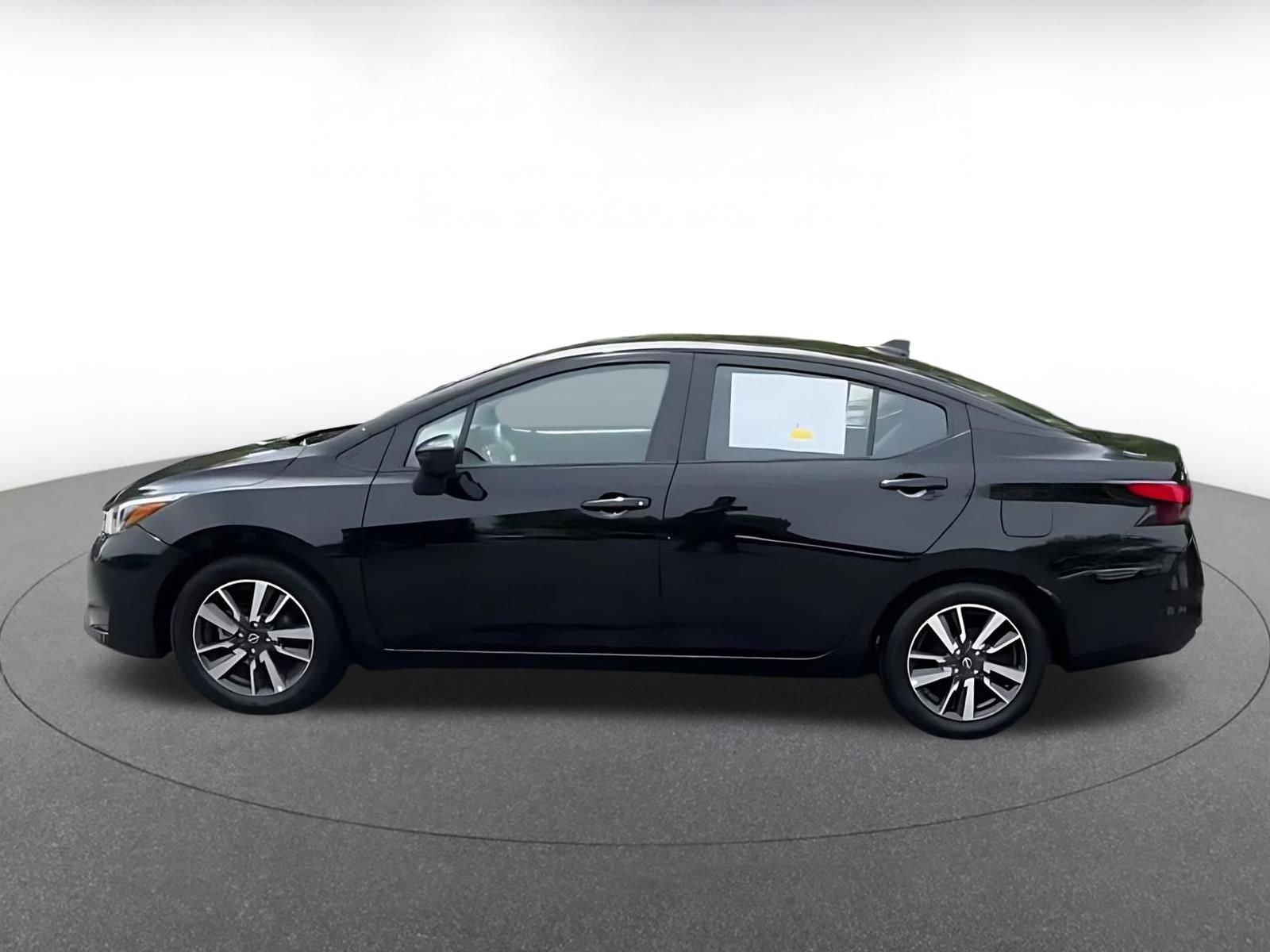Used 2025 Nissan Versa SV image 8