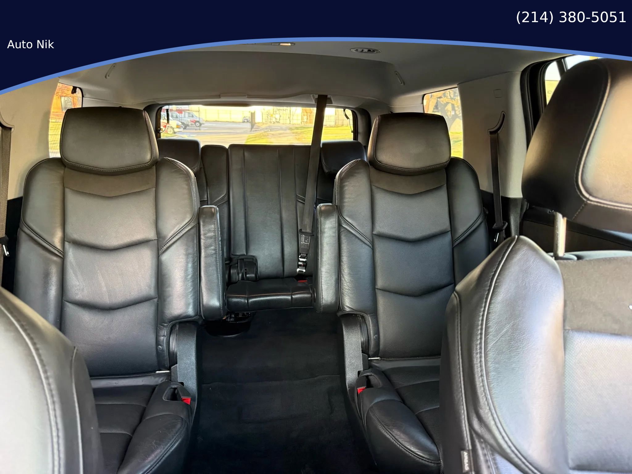 Used 2018 Cadillac Escalade Premium Luxury RWD image 29