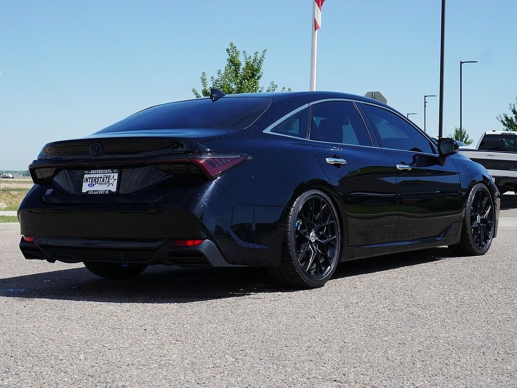 Used 2021 Toyota Avalon Limited w/ Advanced Safety Package FWD image 5