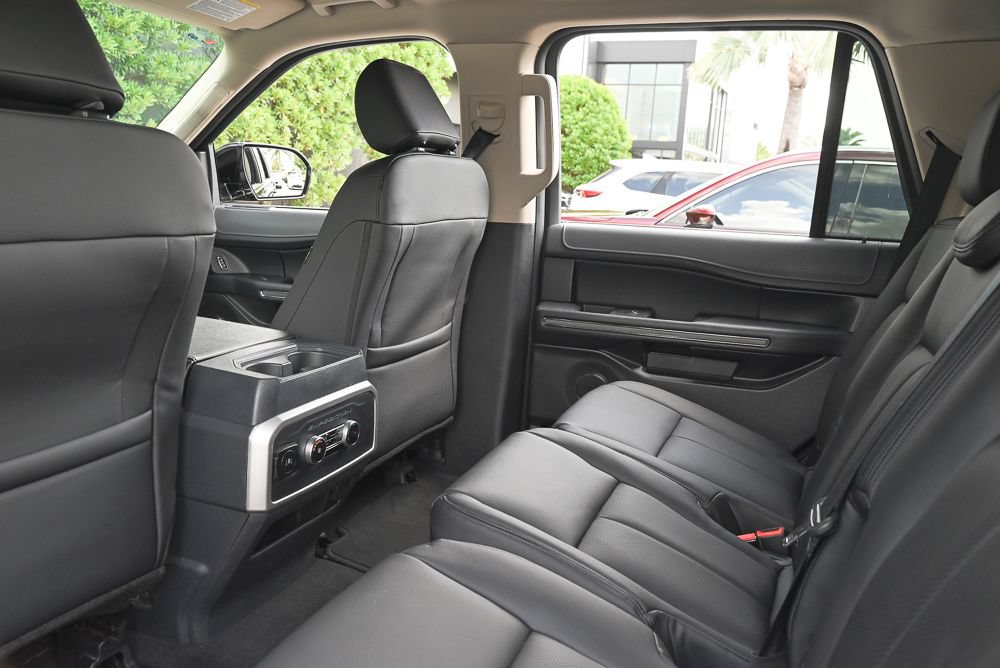 Used 2024 Ford Expedition XLT RWD image 12