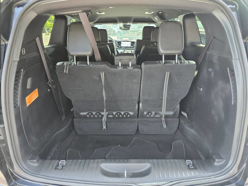 Used 2025 Chrysler Pacifica Select FWD image 12