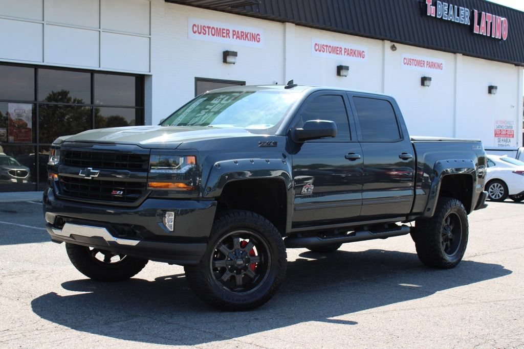 Used 2018 Chevrolet Silverado 1500 LT w/ All Star Edition AWD/4WD image 2