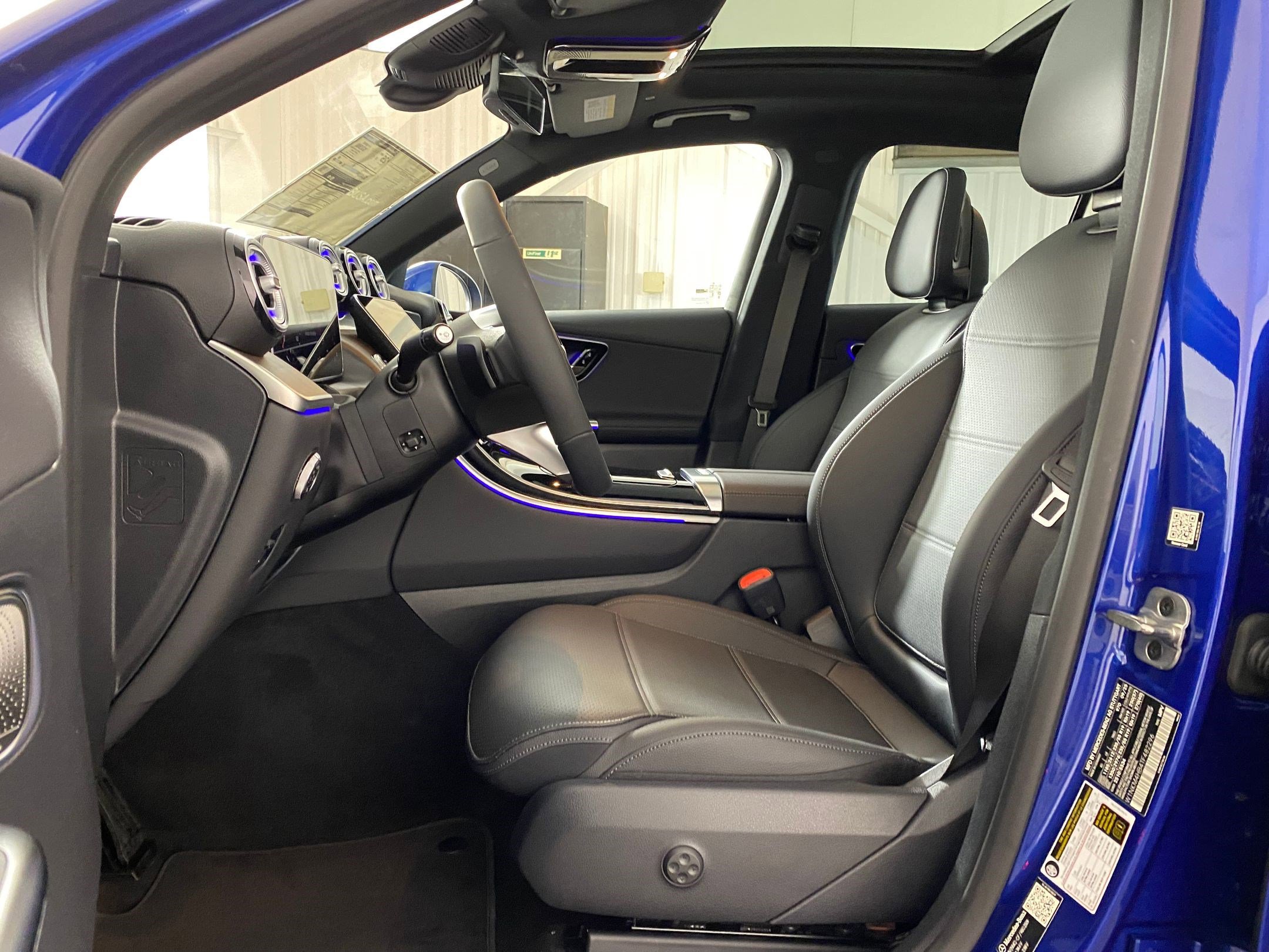 Used 2026 Mercedes-Benz GLC 300 4MATIC image 4