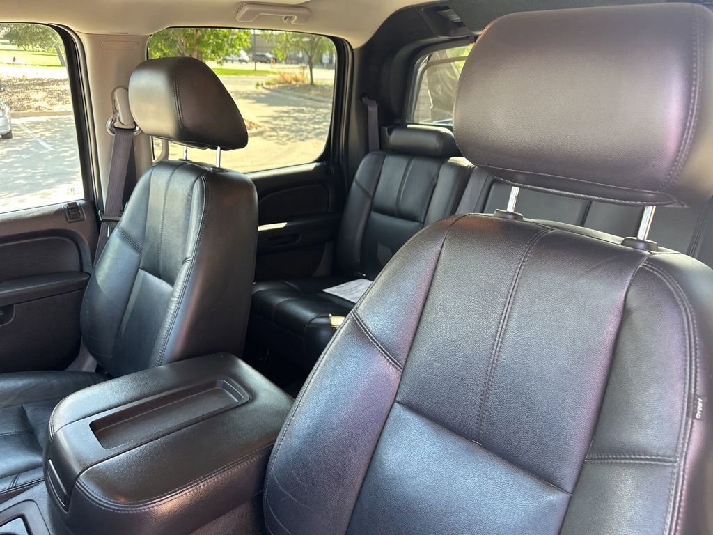 Used 2011 Chevrolet Avalanche LT w/ Texas Edition RWD image 15