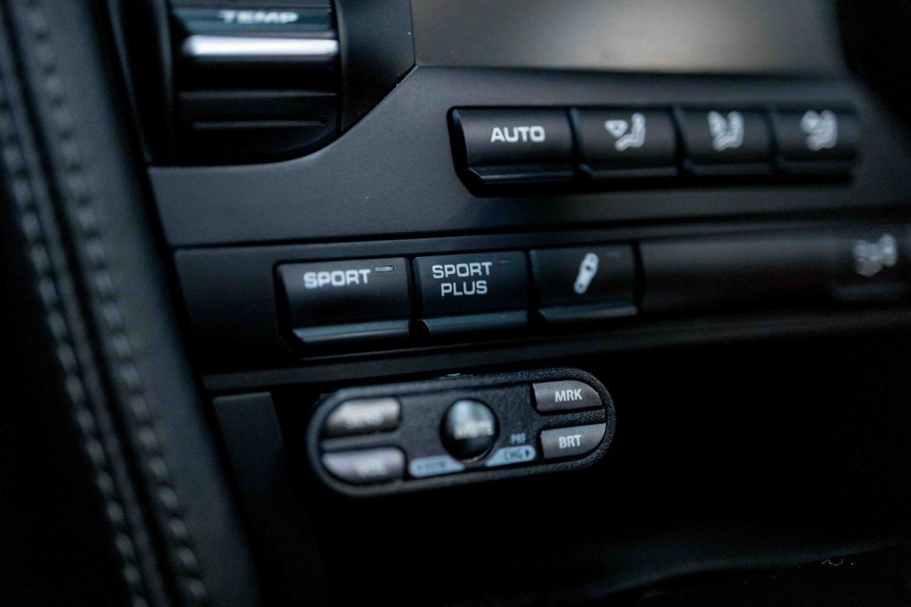 Used 2011 Porsche 911 Turbo S image 67