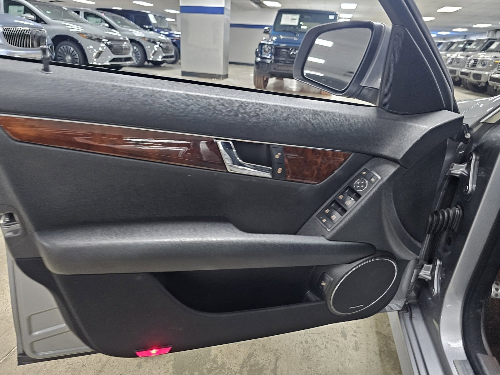 Used 2009 Mercedes-Benz C 300 Sedan image 10