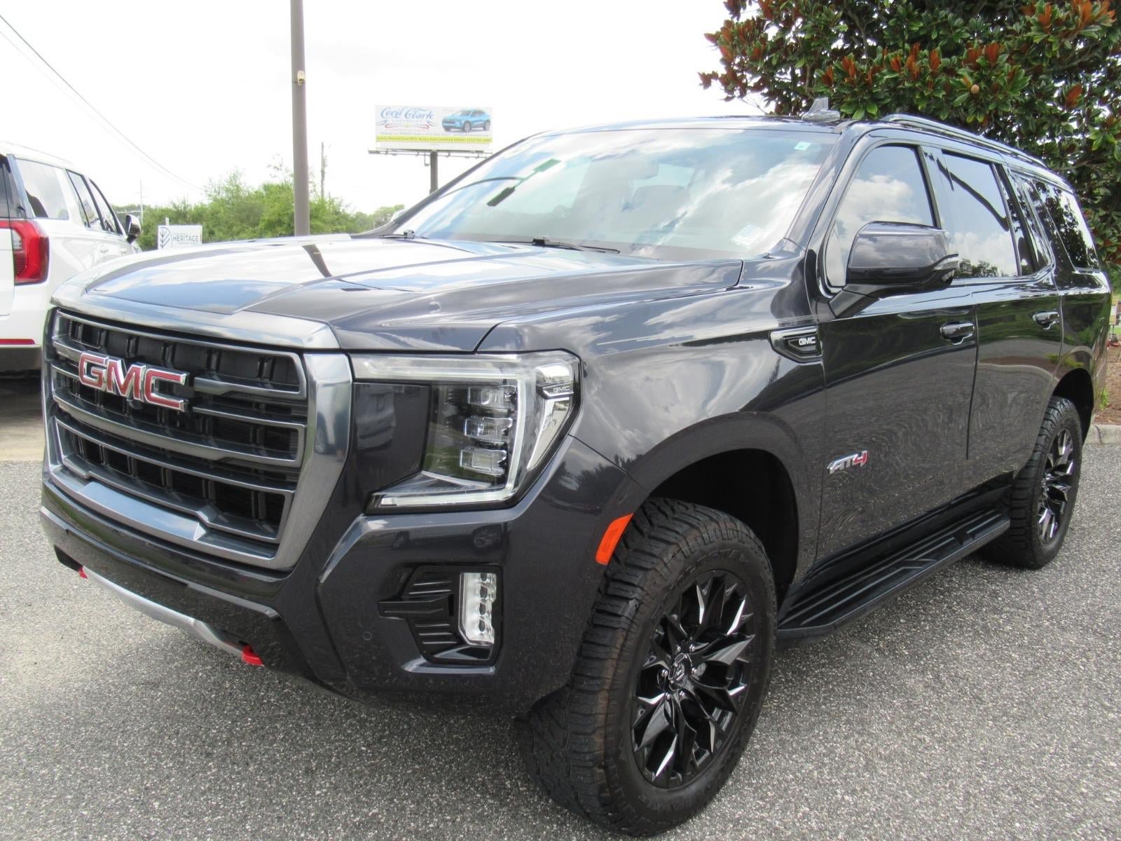 Used 2024 GMC Yukon AT4 w/ Technology Package AWD/4WD image 3