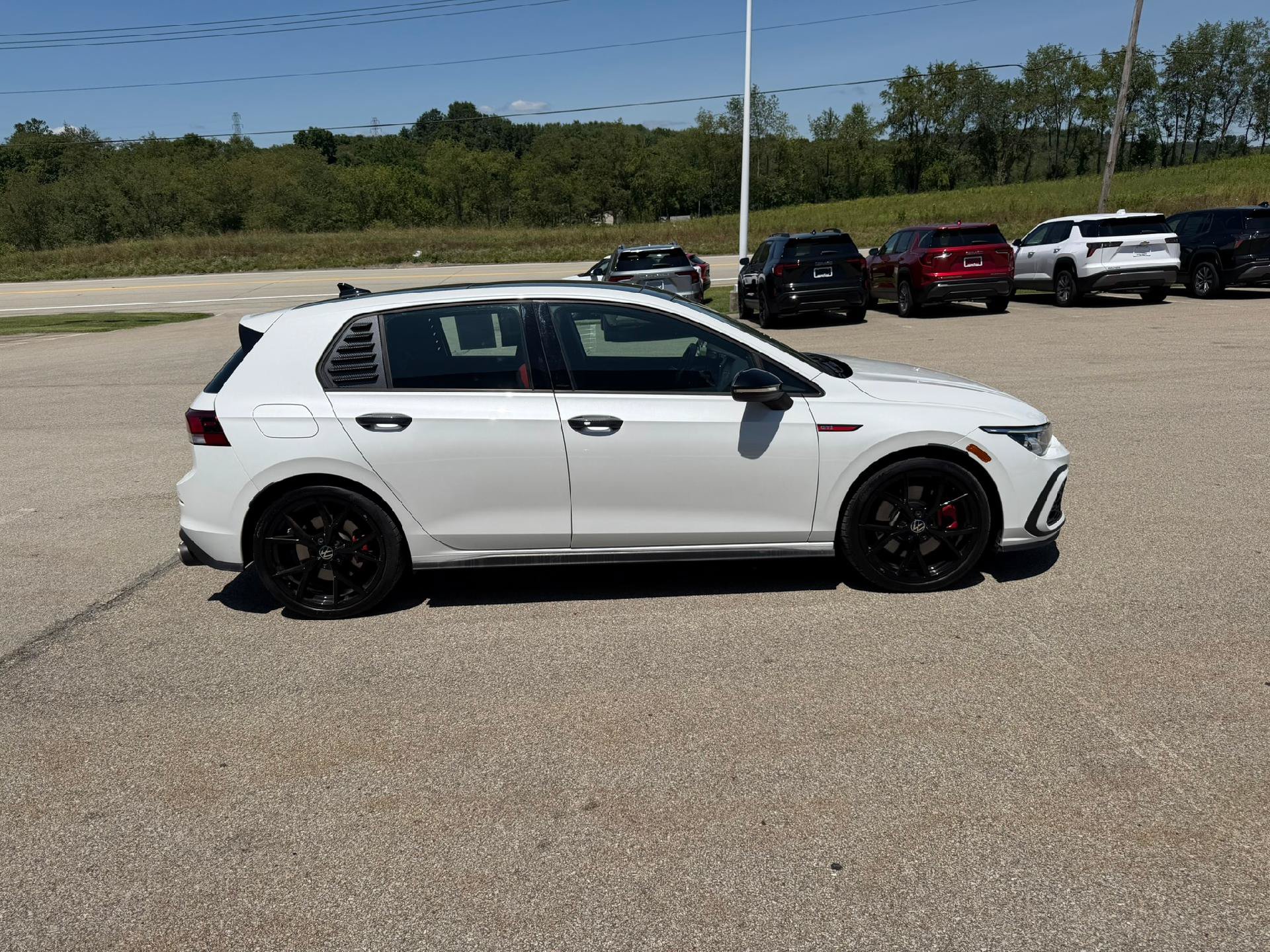 Used 2024 Volkswagen GTI SE FWD image 7