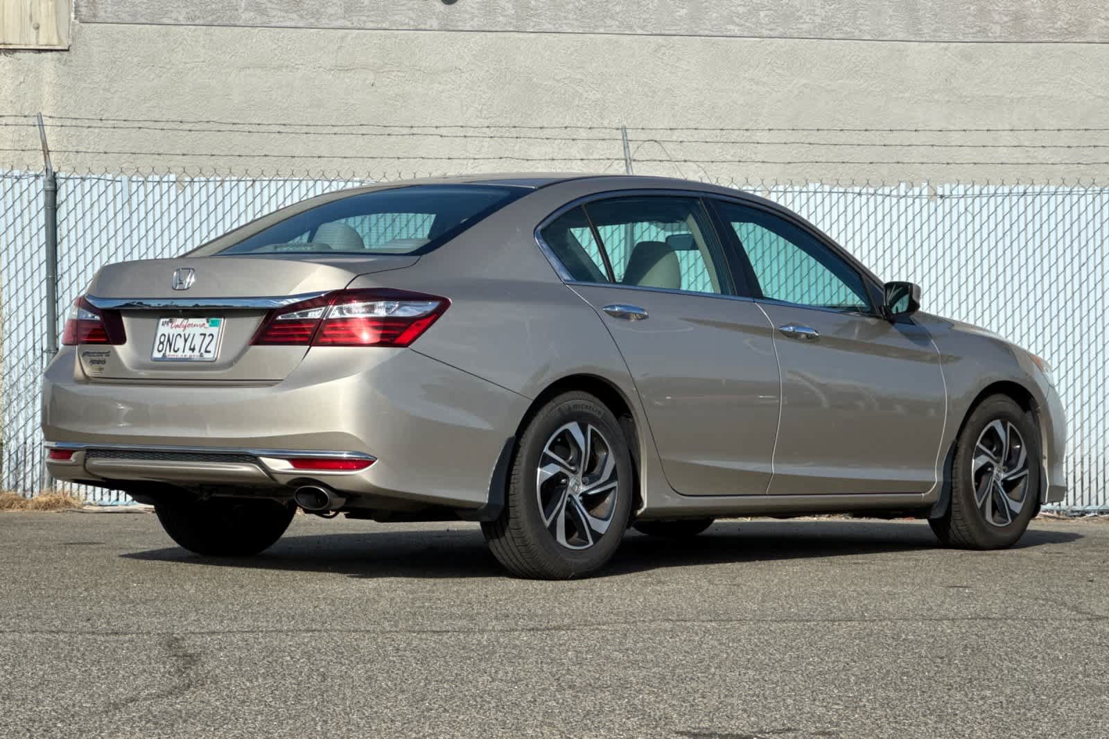Used 2016 Honda Accord LX image 3