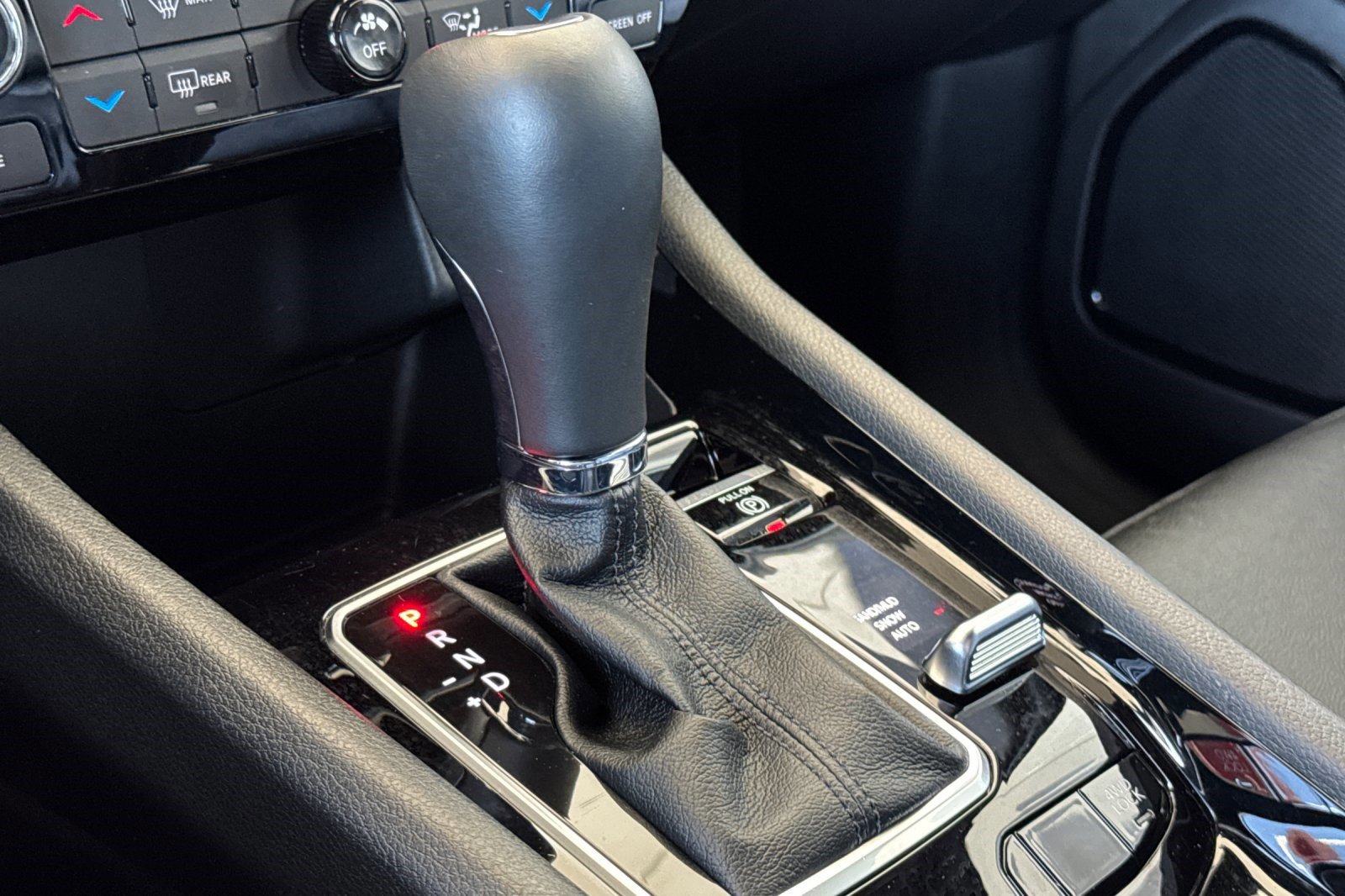 Used 2025 Jeep Compass Limited image 18