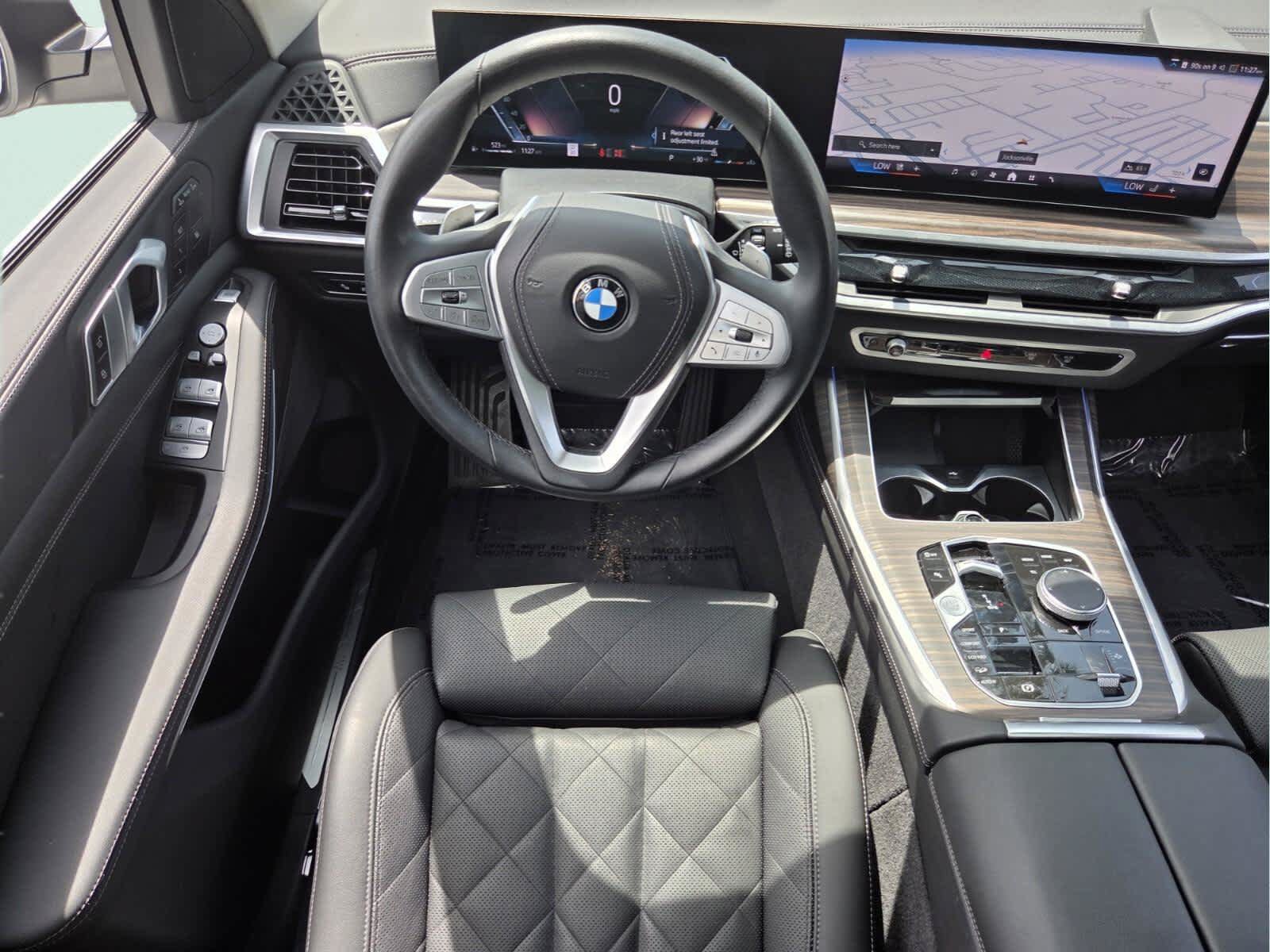 Used 2024 BMW X7 xDrive40i w/ Parking Assistance Package AWD/4WD image 14