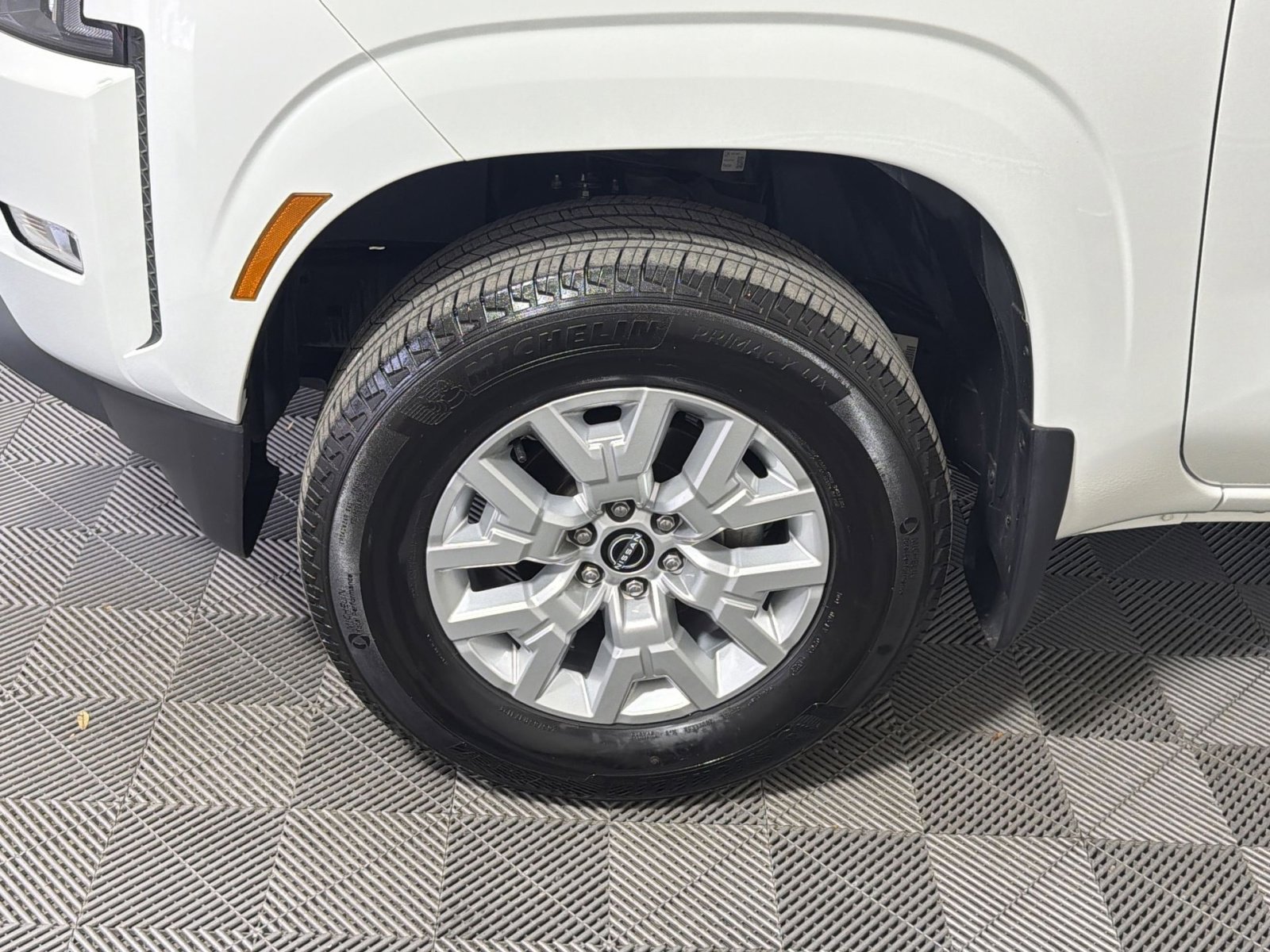 Used 2024 Nissan Frontier SV w/ SV Convenience Package image 12