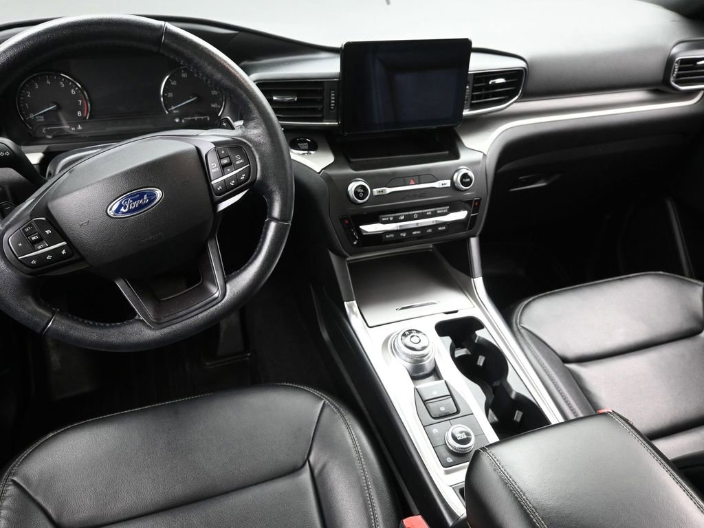 Used 2020 Ford Explorer XLT w/ Equipment Group 202A image 17